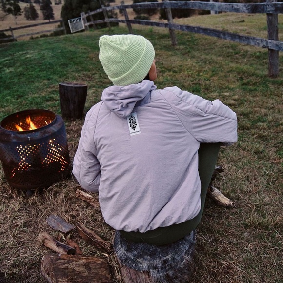 In A Pillow Packable Puffer Pullover - Oyster - Picture 4 of 4